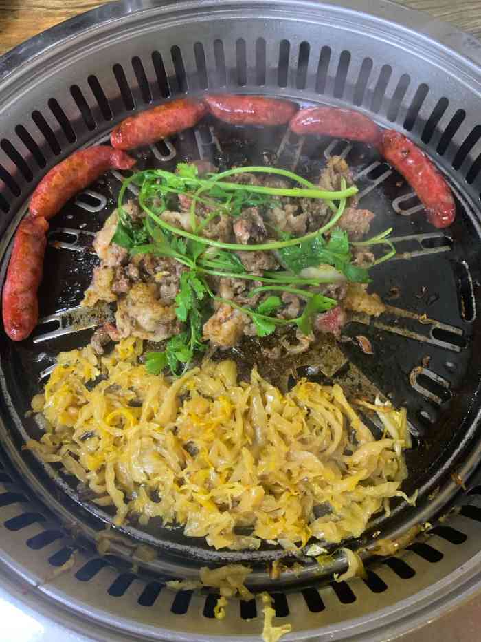 齐市家庭烤肉(景江东路店)-"第一次个朋友一起去的,一进屋给我感觉就