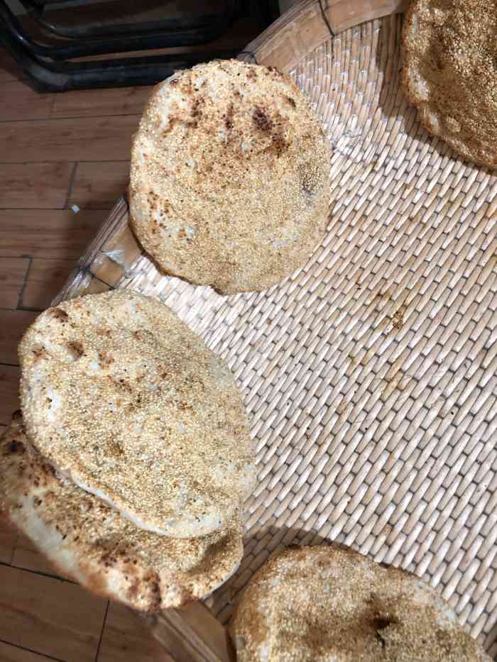 正宗淄川精肉烧饼-"好吃,好吃,我是成都的,但是这边脆脆的饼.