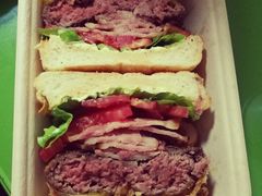 烤菠萝牛肉汉堡-HELLO 27 意面·沙拉·帕尼尼