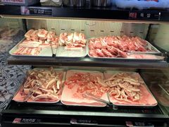 -江南猪肉商会无限续吃(弘大店)