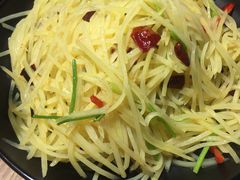 酸辣土豆丝-叶派龙虾•招牌香辣蟹·海鲜(中海国际店)