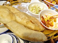 -蓝田九大碗民俗食府(蓝田店)