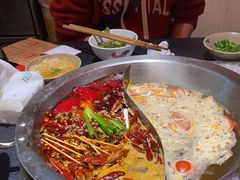 -四小区火锅·巷子里的重庆火锅(花照壁店)