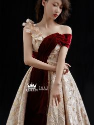 点击看大图 -艾拉·女王婚纱礼服馆