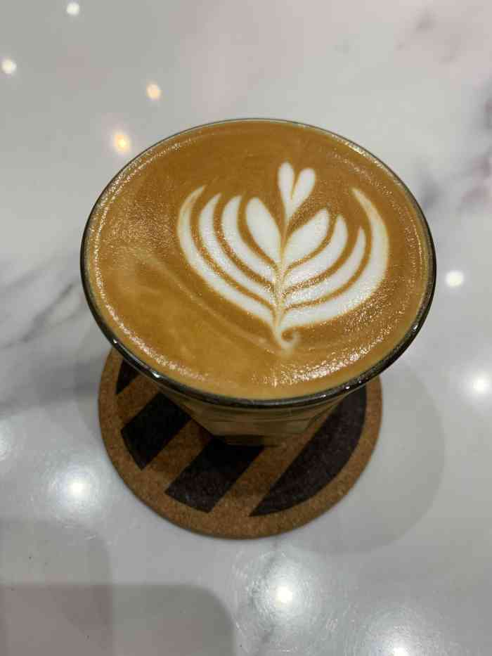 打分 口味很不错,选的浅烘的澳白,但是拉花不是很完美