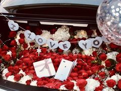 -花间阁鲜花气球连锁(两路口上清寺急市救中心店)