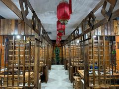 大堂-果松木炭酸菜铜火锅·外婆参鸡汤