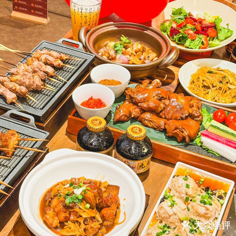 ️朝阳门新开了一家特色融合菜，中午领导请客