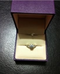 -威德钻石-克拉钻大本营(南京东路店)