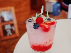 草莓可尔必思-馥家小馆(黔灵山公园店)