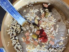 -包整·丝娃娃(一览甲秀楼风景店)