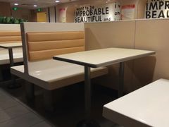 卡座-麦当劳(军博店)