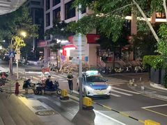 -格派影音酒店(岗厦地铁站店)