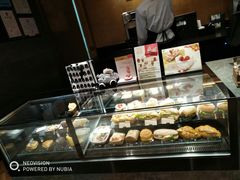 -星巴克(静安嘉里中心B2店)
