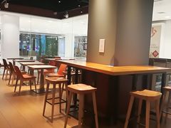 用餐区-The Habit Burger Grill 哈比特汉堡(复兴soho店)