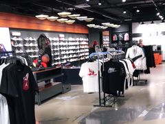-NIKE(青岛四方利群店)