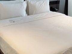 -上海虹桥中心爱琴海亚朵S酒店