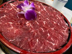 鲜切黄牛肉-港迹·鲜围煮海鲜火锅(湖州时代广场店)