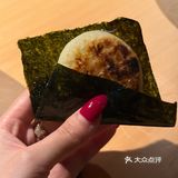 朋友酒杯碰一碰