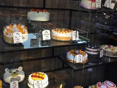 面包甜点陈列柜-红跑车蛋糕世界(清江路店)