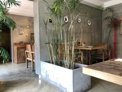 -HIGH FIVE哈福手工汉堡(桂林路店)