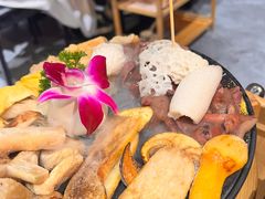 -一朵菌·野生菌探索家火锅(南亚店)