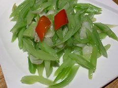 西芹炒百合-吴越荣记苏州菜·松鼠桂鱼100%活鱼现做(斜塘老街店)