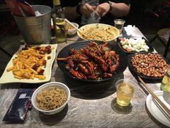 -巴厘龙虾·榜首油焖大虾(音乐学院·沿江酒馆店)