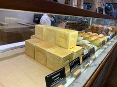 面包甜点陈列柜-WHEAT&BAKER-麥(凯德来福士店)