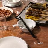 「炭烤羊肉串」「炭烤牛肉串」牛羊肉也都挺好吃
