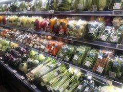 -中百仓储超市有限公司(越秀星汇维港店)