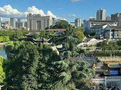 -包整·丝娃娃(一览甲秀楼风景店)