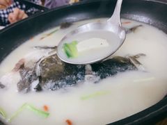 有机鱼头浓汤-浔味·山屿湖·正宗淳牌全鱼宴老字号