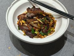 青蒜炒乡里腊味-湘中缘·湖南菜(娄底驻京办店)