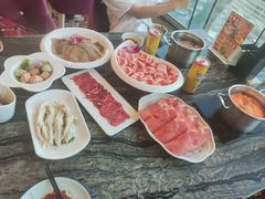 -云中捞高空旋转餐厅(商茂世纪广场店)