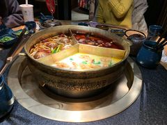 黄金奔驰锅-湊湊火锅·茶憩(上海合生汇店)