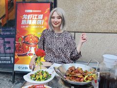 -霸气大叔干锅鸭头·龙虾烧烤·川菜·赛事直播(三里屯店)