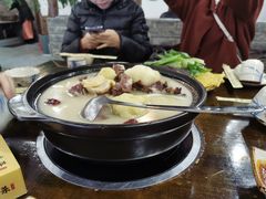 -黄桷树曹家私房菜(江与城店)