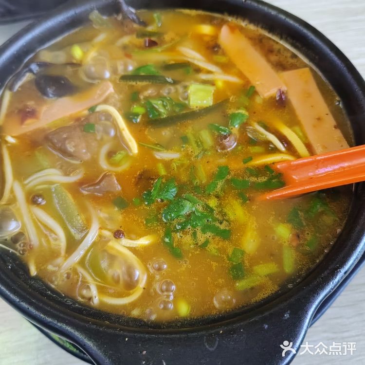 这家砂锅味道确实巴适，价格也比较亲民