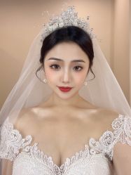 -现代经典婚纱摄影