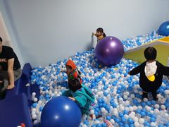 -小门牙好性格托育(北外滩中心)