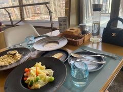 -杏荟旋转餐厅(广州爱群店)