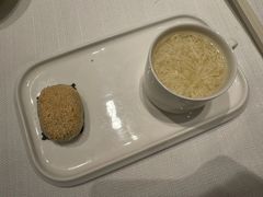 文思豆腐配黄桥烧饼-扬州香格里拉·香宫中餐厅