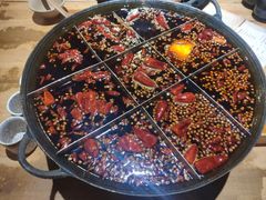 -白乐天毛肚火锅馆(解放碑店)
