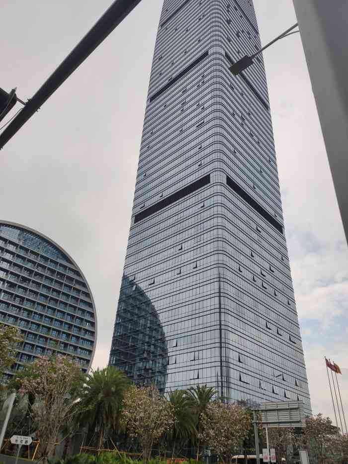 长富金茂大厦-"这个楼呢,也算是深圳地标建筑了,非常高,.