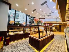 面包甜点陈列柜-BROAD面包路·欧式面包(龙湖时代C馆店)