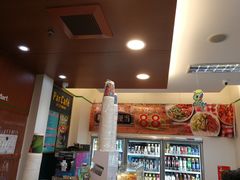 -全家便利店(襄阳南路店)