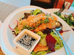 -Chom Cafe and Restaurant