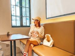 -Fridi Patisserie Cafe