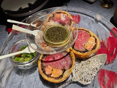 惠灵顿牛排-弦月窗LUNETTE BY AMANDA(复兴路店)